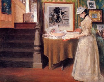 インテリア テーブルに座る若い女性 ウィリアム・メリット・チェイス Oil Paintings